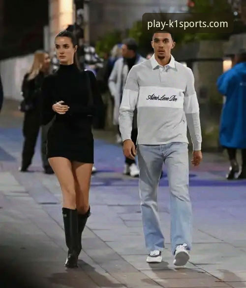 棋牌游戏平台 球星瞬间与规则边界:阿诺德场外小插曲引发的思考 vs 线上棋牌游戏平台的策略博弈